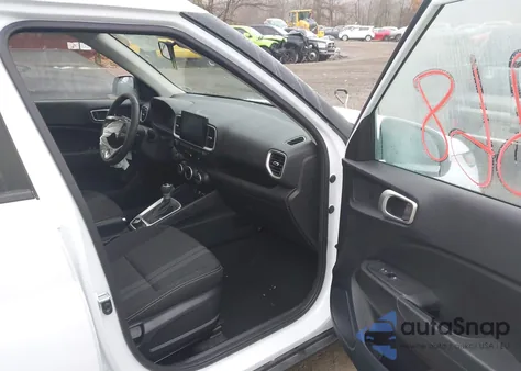 2025 Hyundai Venue Sel z USA, uszkodzony, nr VIN KMHRC8A35SU372897